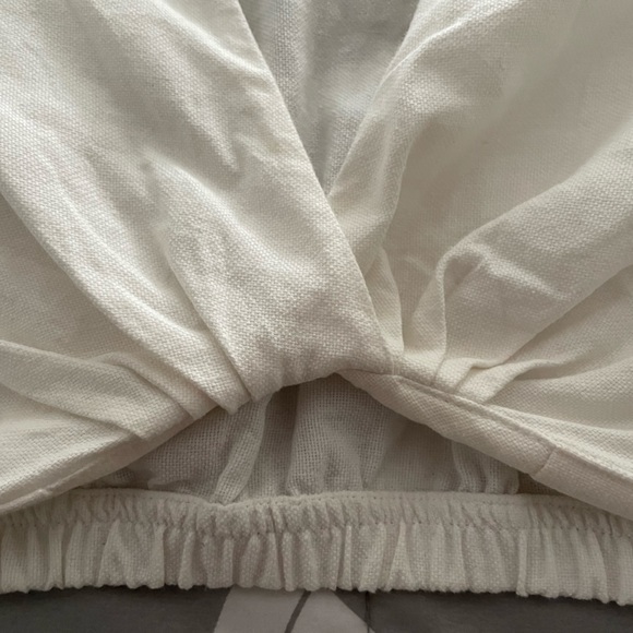 Bershka crop top size XS white linen - Picture 3 of 5
